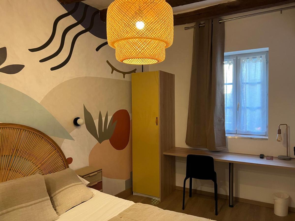 Hotel Le Blason อองบวส ภายนอก รูปภาพ