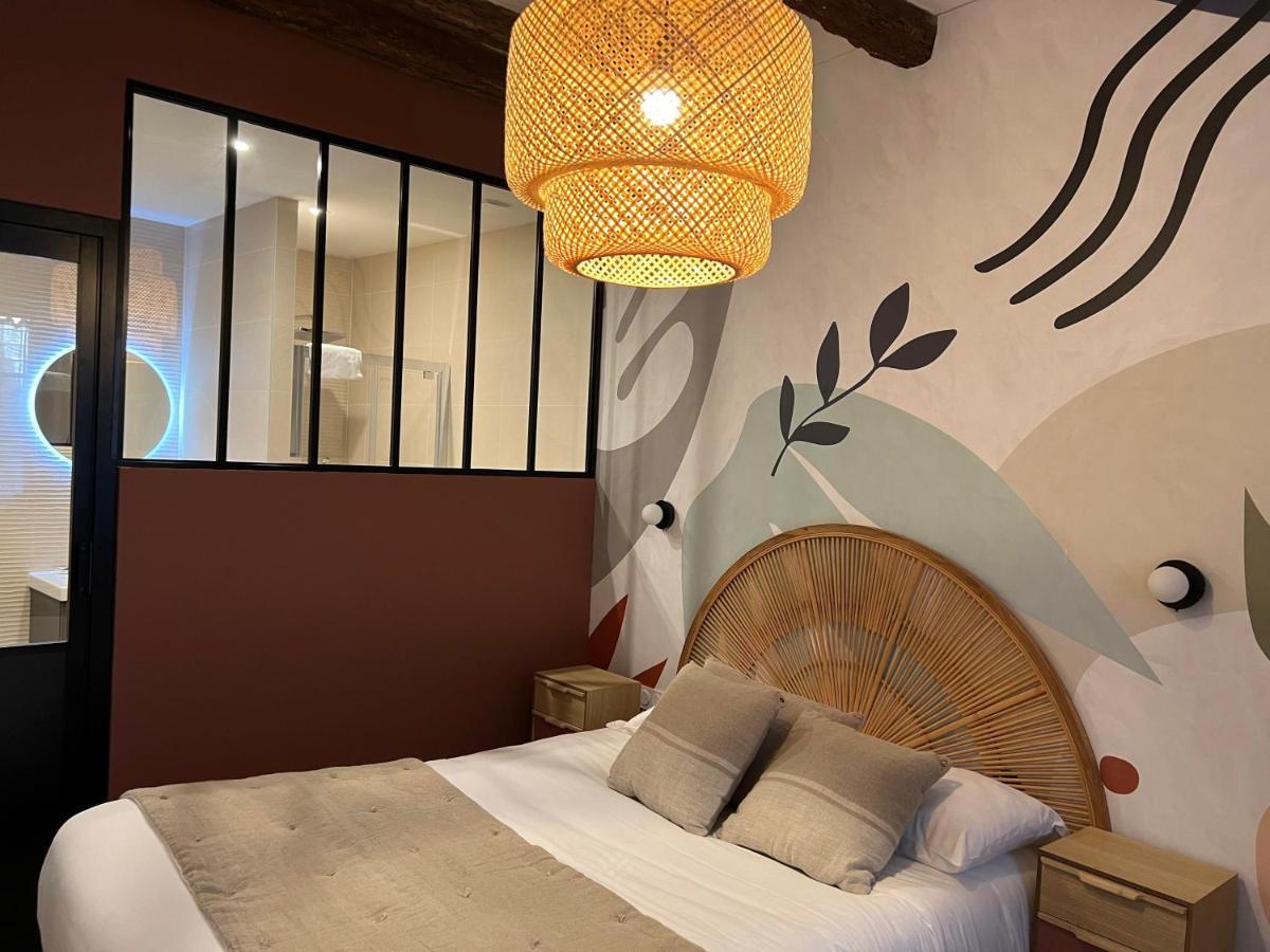 Hotel Le Blason อองบวส ภายนอก รูปภาพ