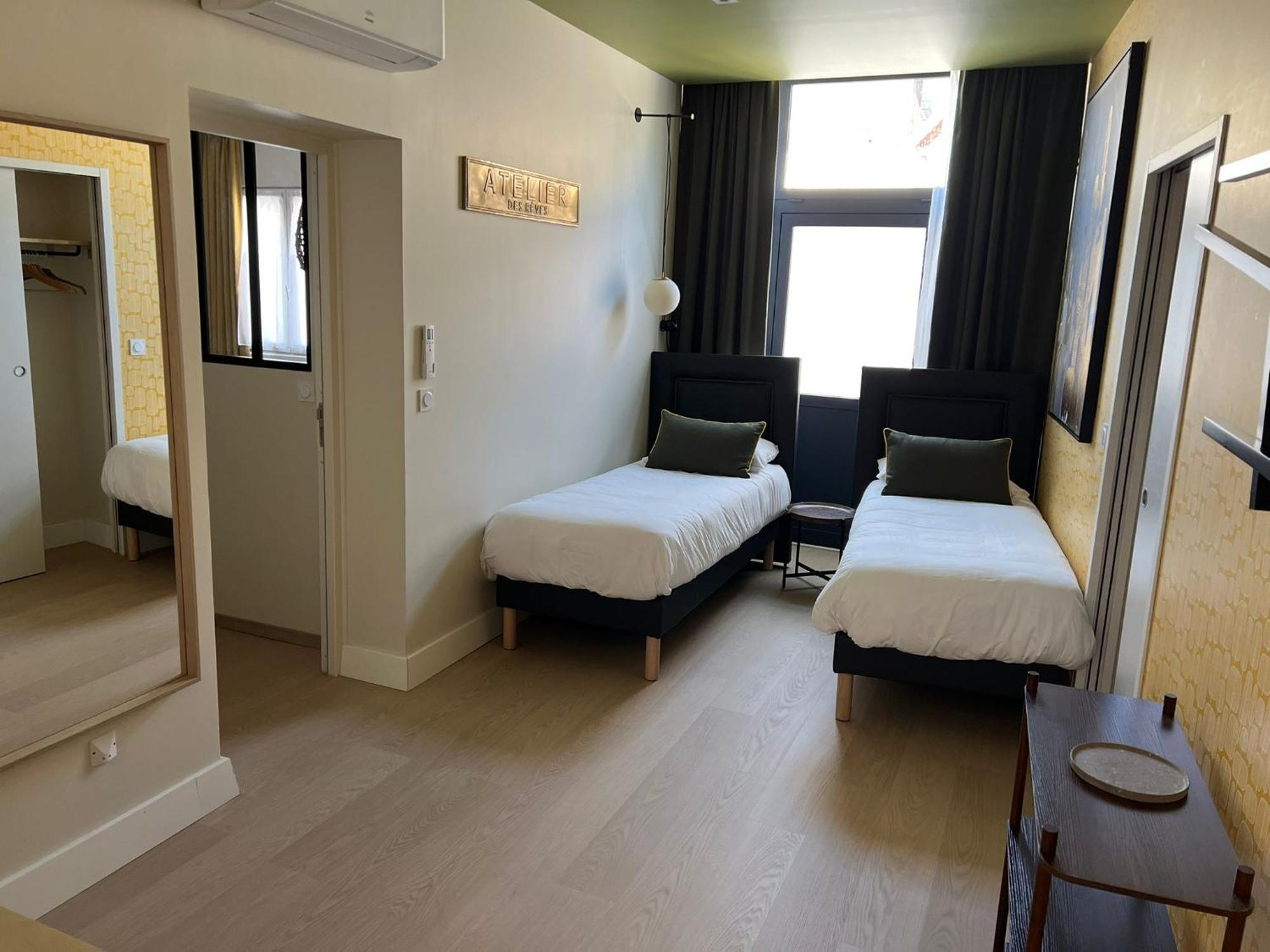 Hotel Le Blason อองบวส ภายนอก รูปภาพ