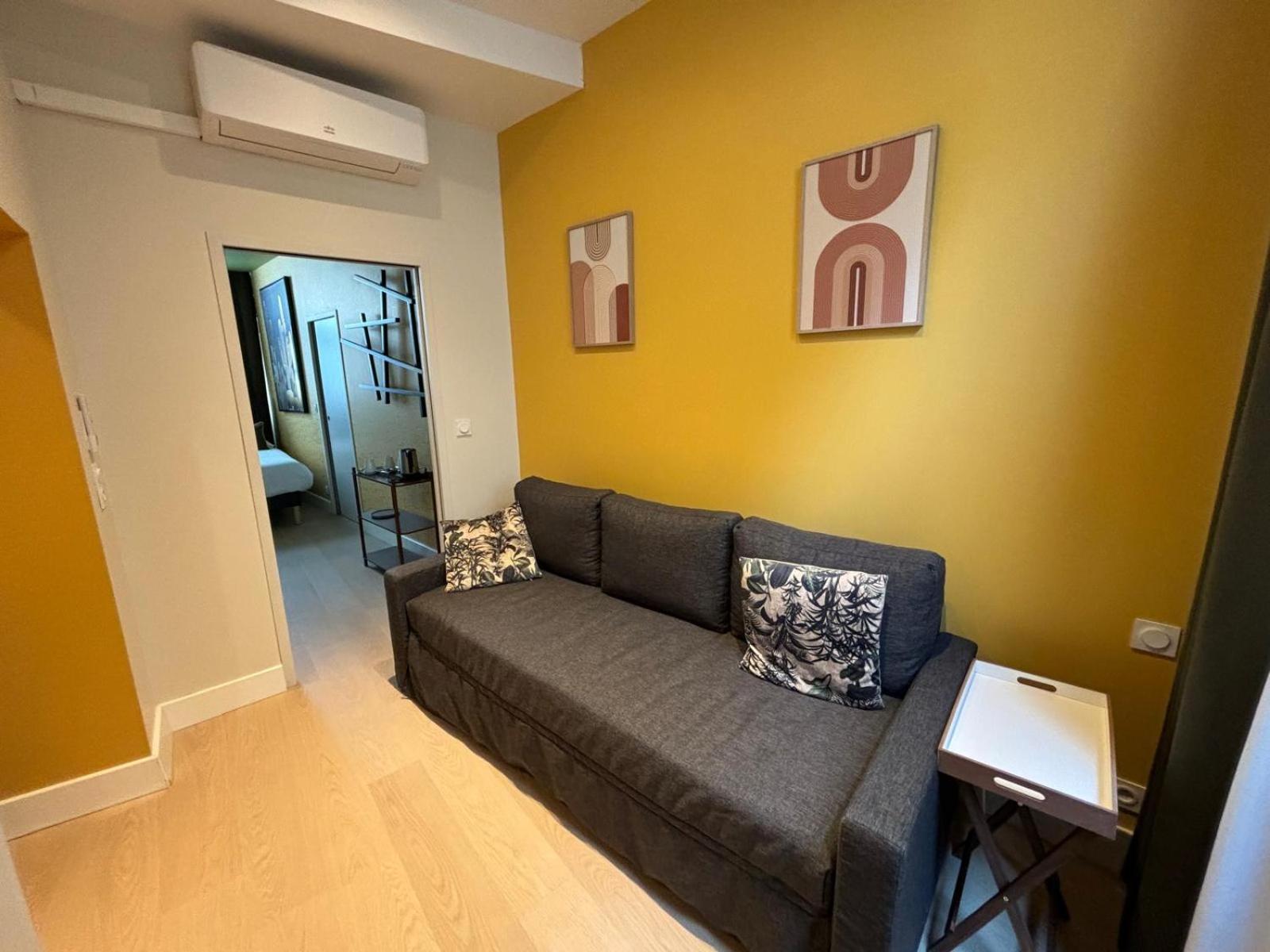 Hotel Le Blason อองบวส ภายนอก รูปภาพ