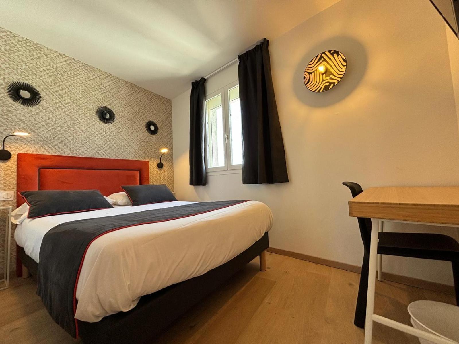 Hotel Le Blason อองบวส ภายนอก รูปภาพ