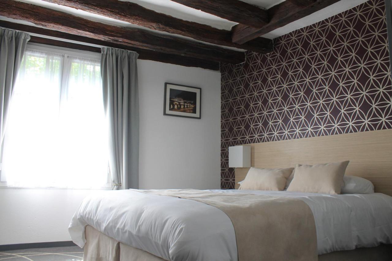 Hotel Le Blason อองบวส ภายนอก รูปภาพ